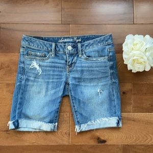 American Eagle Distressed Denim Shorts Mid Rise Stretch 0